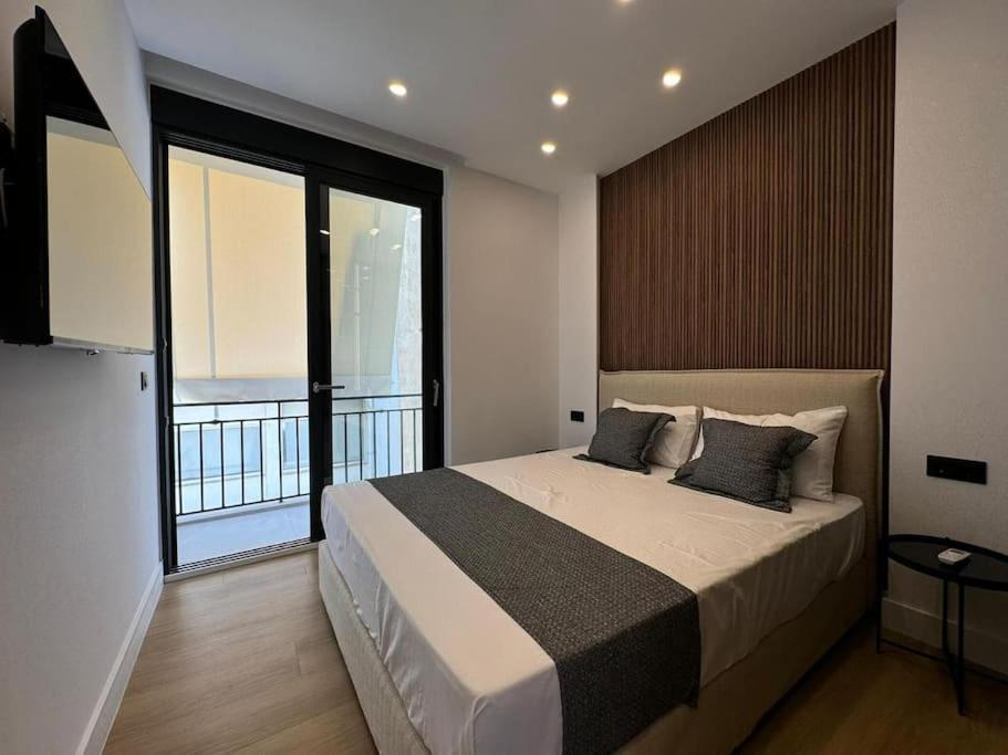 Bluemotion - Portsuite 5b * Piraeus